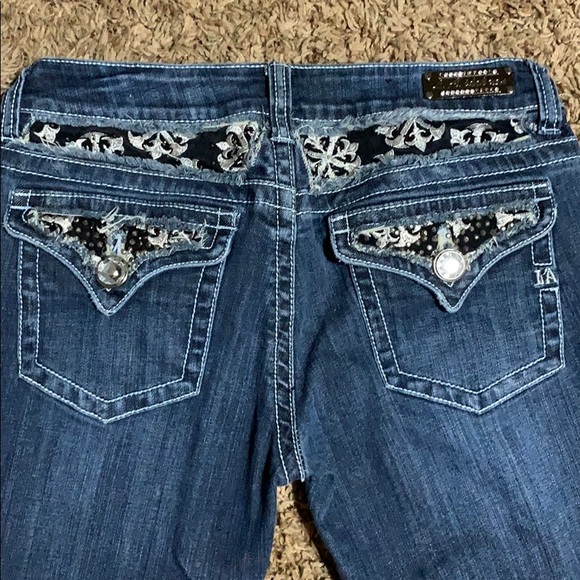 LA Idol - Picture 6 of 7